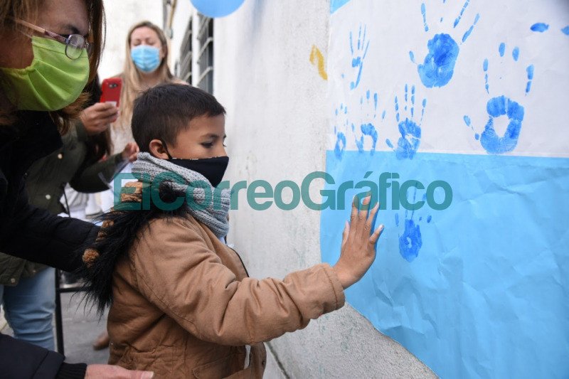 Garro participo de la promesa a la Bandera junto a alumnos de la ciudad 3