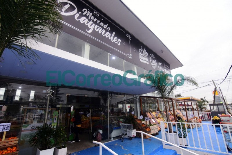 Garro recorrio el nuevo Mercado Diagonales 2