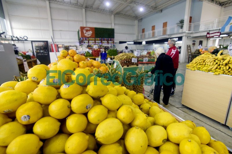 Garro recorrio el nuevo Mercado Diagonales 4