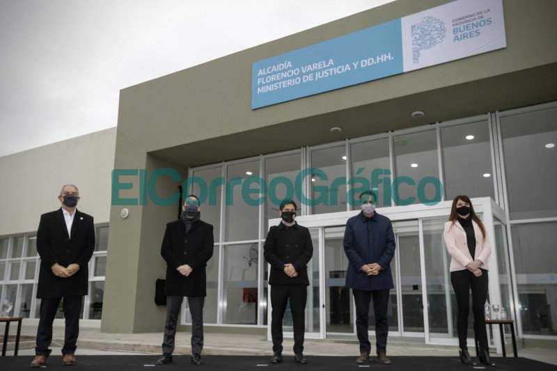 Kicillof entono de campana inaugura acaldia y hospitales modulares en Varela 3