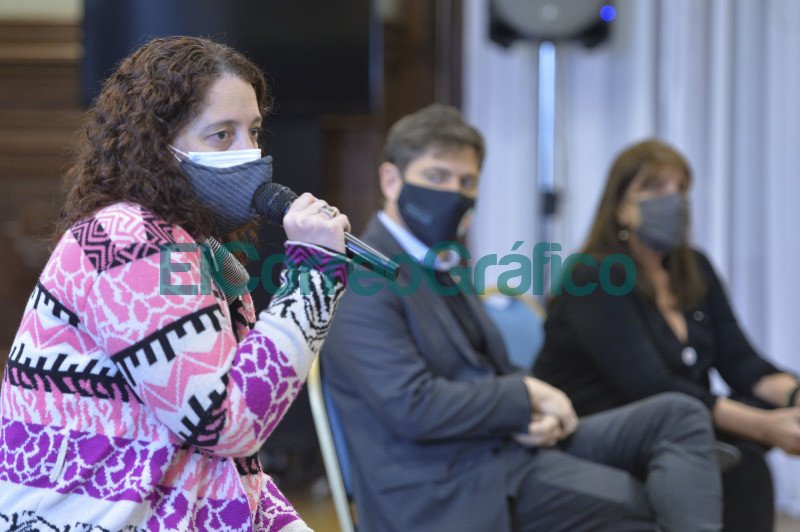 Kicillof y su saludo en el Dia del Periodista 04