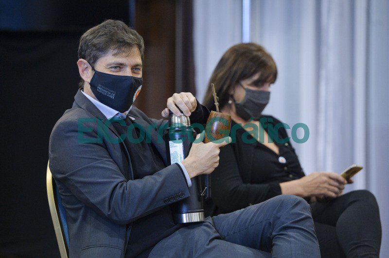 Kicillof y su saludo en el Dia del Periodista 08