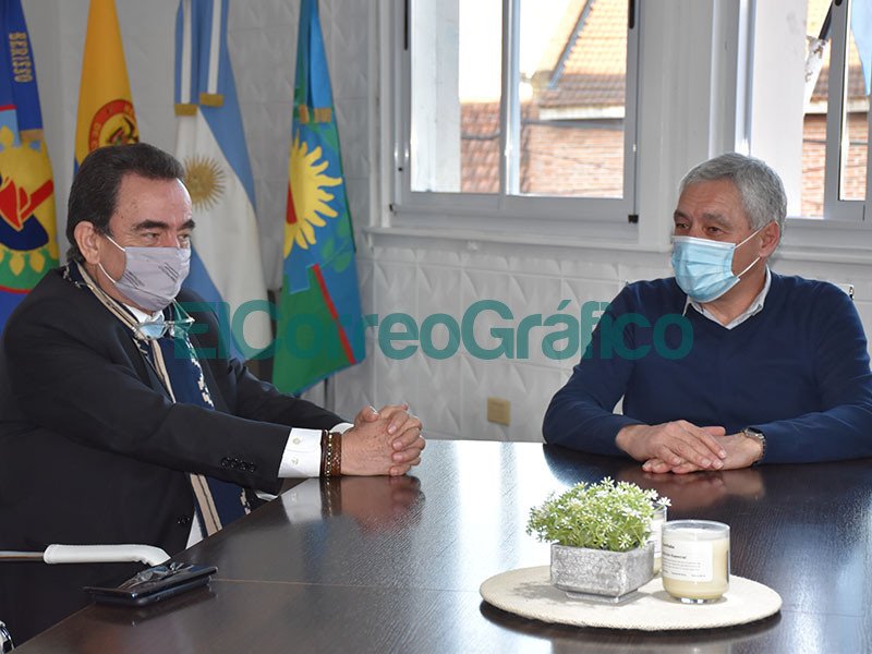 Cagliardi recibio al consul de Colombia en la Argentina 2