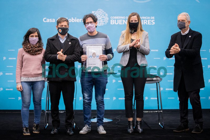 Entrega de 160 escrituras para familias de La Plata Entrega de 160 escrituras para familias de La Plata 4