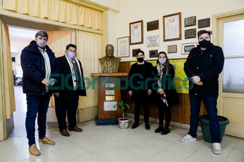 Homenaje a Hipólito Yrigoyen en la Escuela N°3 Homenaje a Hipolito Yrigoyen en la Escuela N°3 2