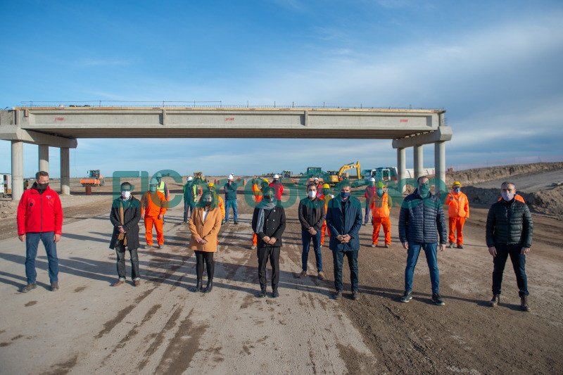 Kicillof anuncio nuevas obras sobre la avenida Circunvalacion Norte de Bahia Blanca 4