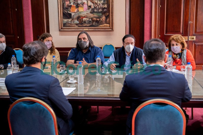 Kicillof le suelta un adelanto del 8 a los estatales 2