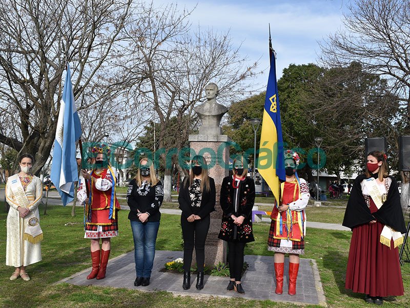 30° aniversario de la Independencia de Ucrania y Coronacion de las Representantes Culturales 3