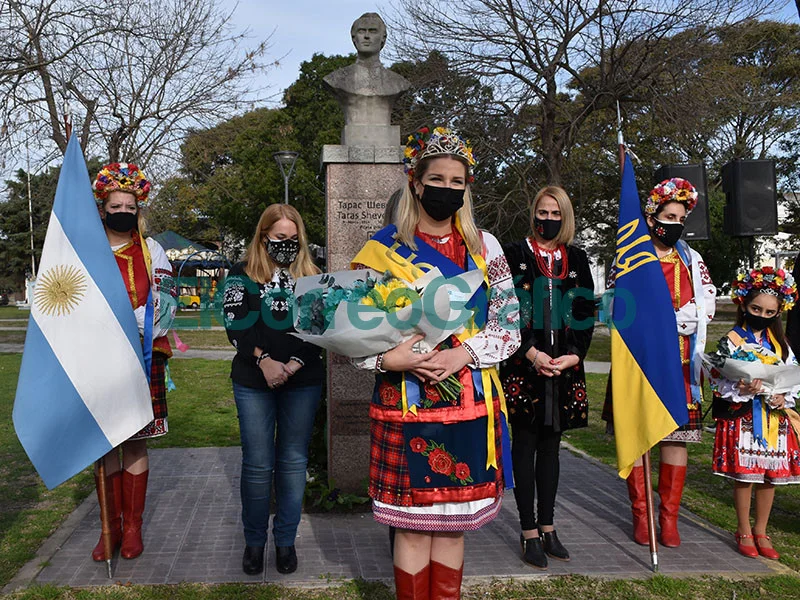 30° aniversario de la Independencia de Ucrania y Coronación de las Representantes Culturales 30° aniversario de la Independencia de Ucrania y Coronacion de las Representantes Culturales 4