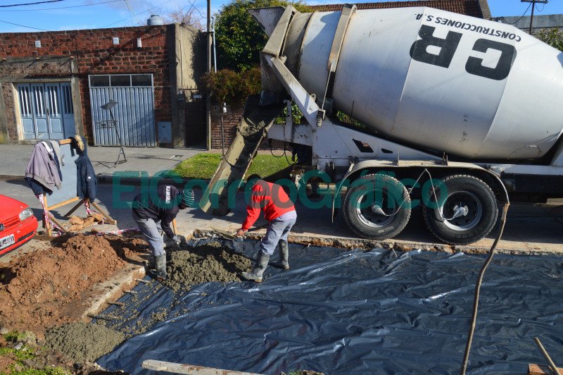 Cagliardi sigue tapando bache 1