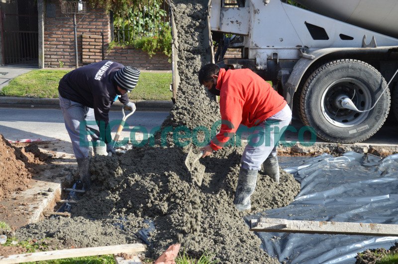 Cagliardi sigue tapando bache 2
