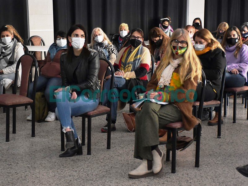 Capacitacion en tematicas autistas en Berisso 2
