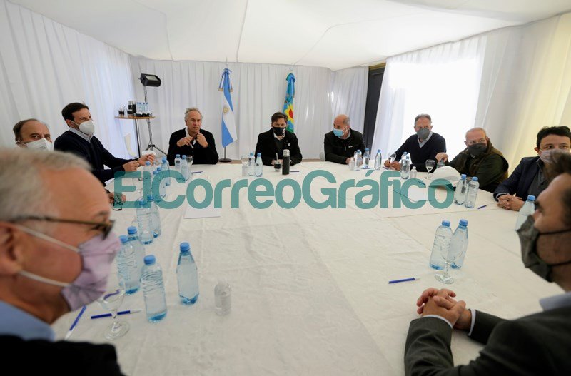 Kicillof paseo con Secco la Central Termica Ensenada Barragan 6
