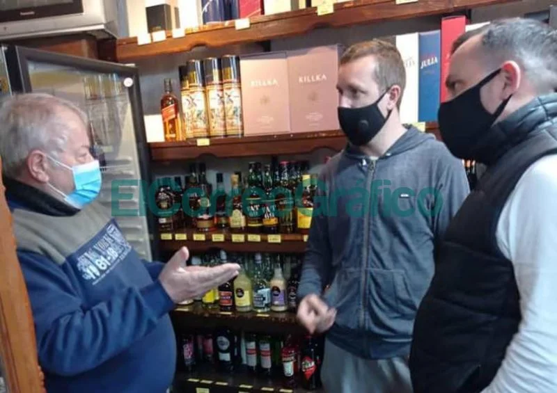 Pablo Swar junto a Jorge Ruso Marc Llanos en una recorrida