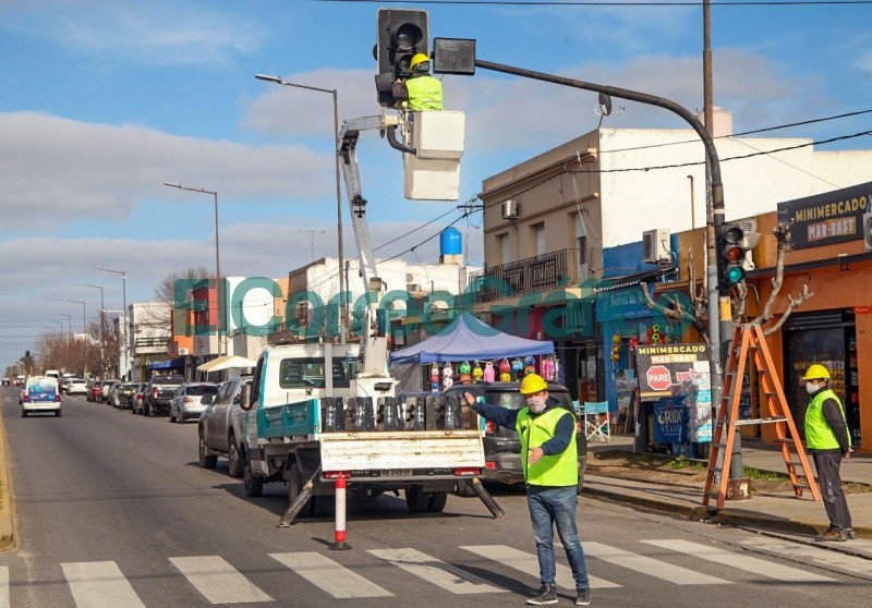 Renovacion de semaforos en centros comerciales platenses 3