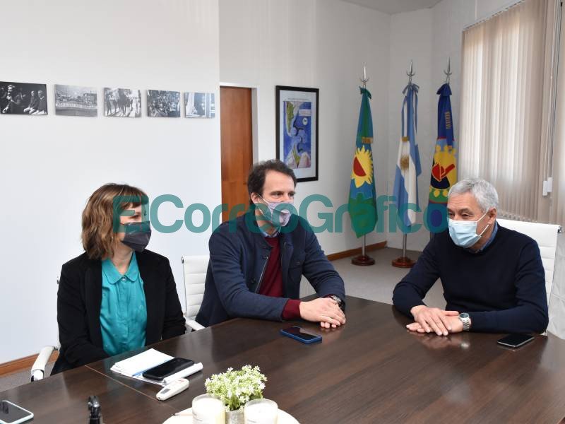 Cagliardi con funcionarios del Consejo de Coordinación de Políticas Sociales SINTySCagliardi con funcionarios del Consejo de Coordinacion de Politicas Sociales