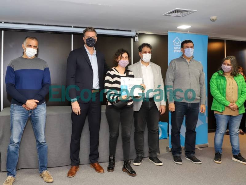 Adjudicatarios de Berisso recibieron creditos del Pro.Cre_.Ar 3