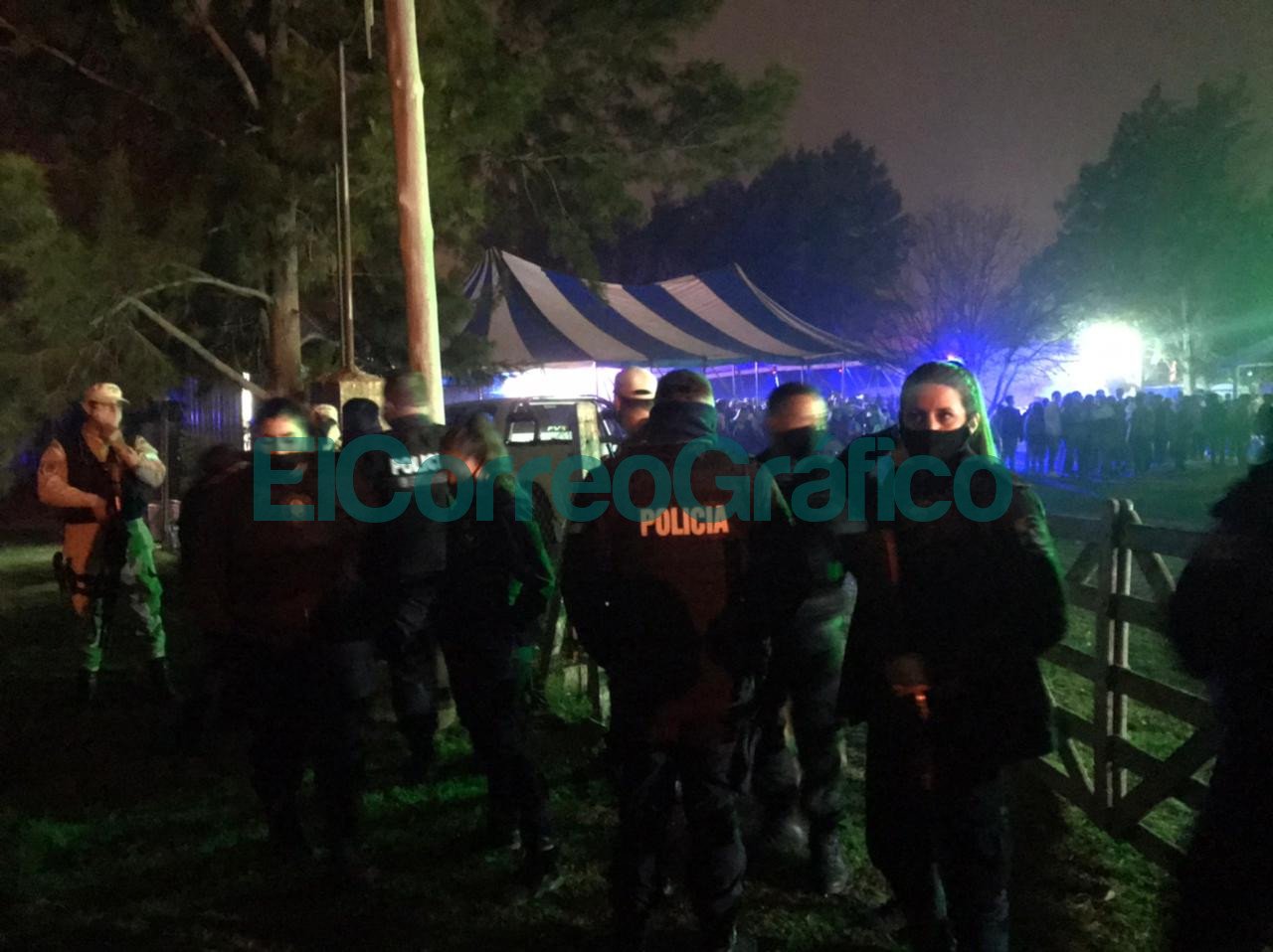 Aguafiestas El municipio de Cagliardi multo una fiesta de 1500 personas 2