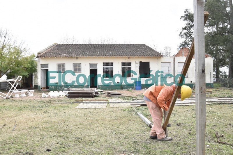 Comenzo la obra de remodelacion de la Escuela No 61 de Etcheverry 2