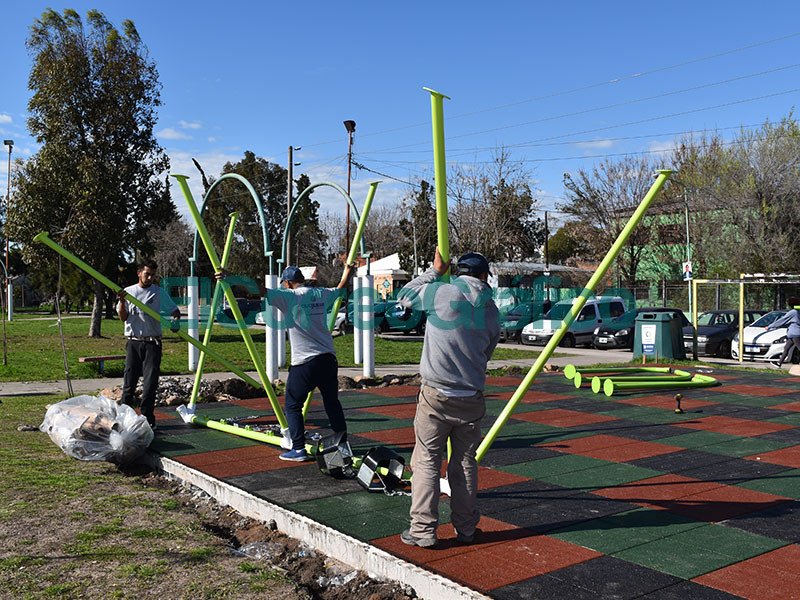 Instalaron juegos infantiles en la Plaza 17 de Octubre 4