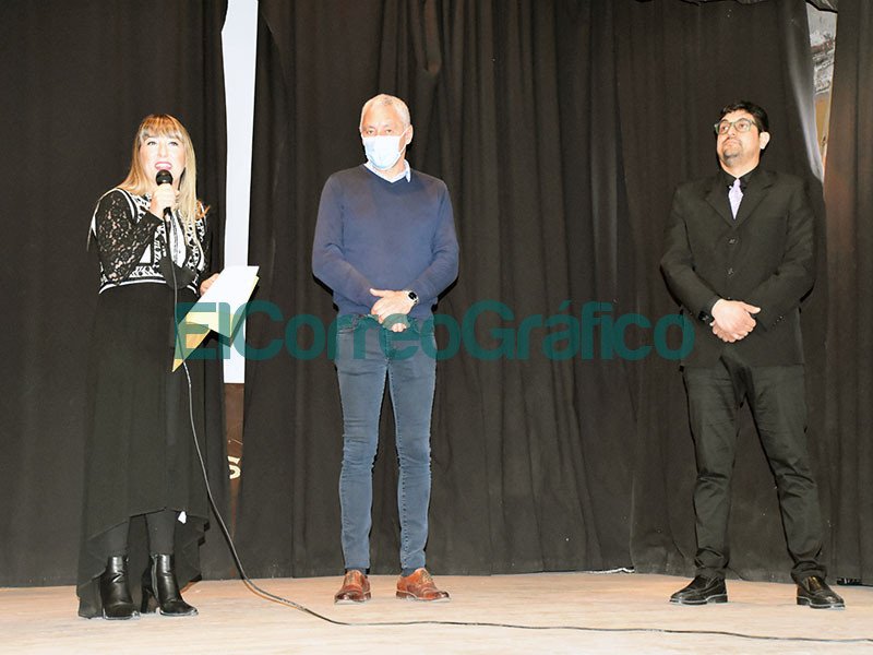 Presentacion de las Representantes Culturales Belarusa y Yugoslava 2