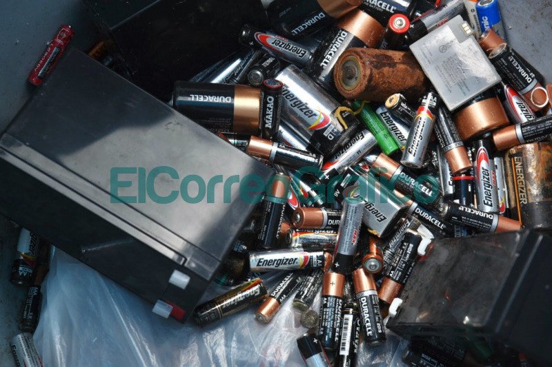 Tras una exitosa jornada de “Eco-canje”, se recolectó una tonelada y media de residuos reciclables Tras una exitosa jornada de Eco canje se recolecto una tonelada y media de residuos reciclables 4