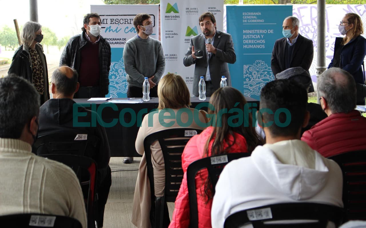 entrega de escrituras en Mercedes 2