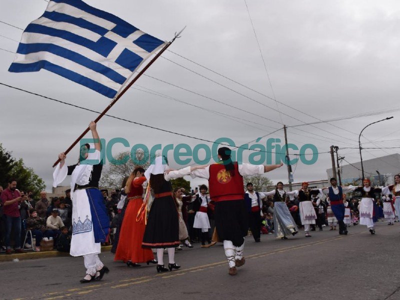 Cerro la 44° Fiesta Provincial del Inmigrante con un palco electoralista 02