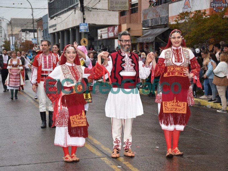 Cerro la 44° Fiesta Provincial del Inmigrante con un palco electoralista 05
