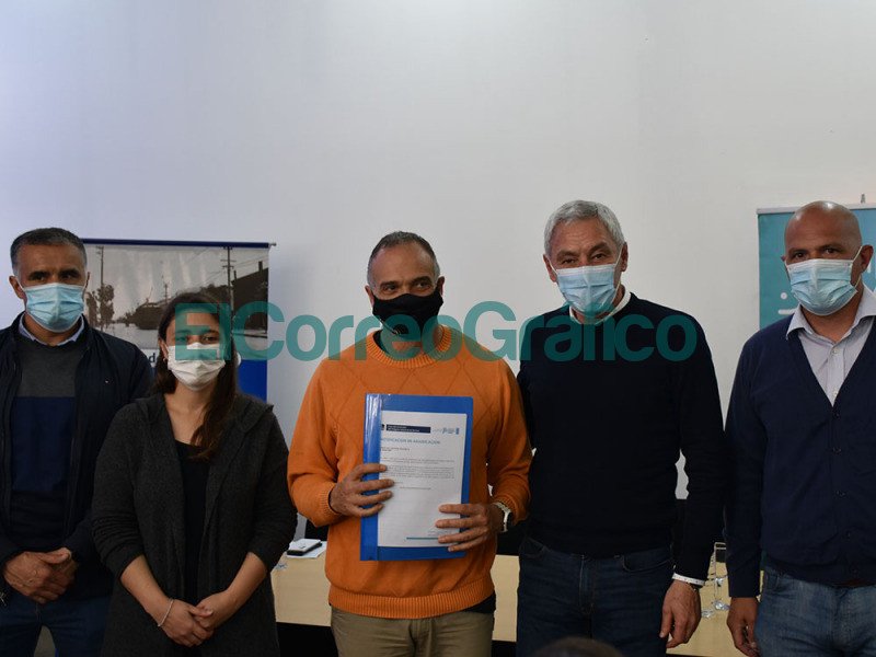 Cuatro empresas recibieron la adjudicación de unidades funcionales y regularizaron su situación contractual Cuatro empresas recibieron la adjudicacion de unidades funcionales y regularizaron su situacion contractual 1