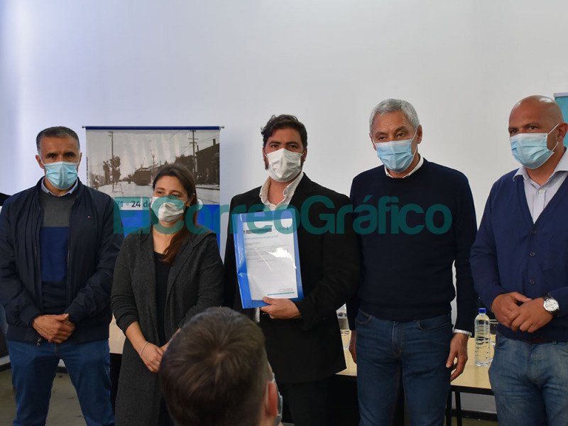 Cuatro empresas recibieron la adjudicación de unidades funcionales y regularizaron su situación contractual Cuatro empresas recibieron la adjudicacion de unidades funcionales y regularizaron su situacion contractual 4