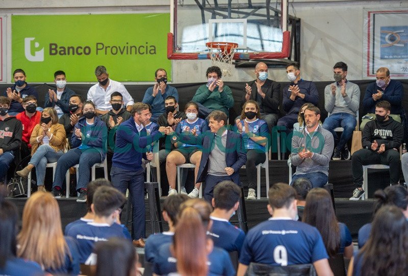 El Gobernador visito el Club Presidente Derqui 1