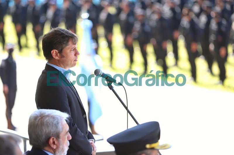 Kicillof tomó juramento a cadetes egresados de la Policía Bonaerense Kicillof tomo juramento a cadetes egresados de la Policia Bonaerense 2