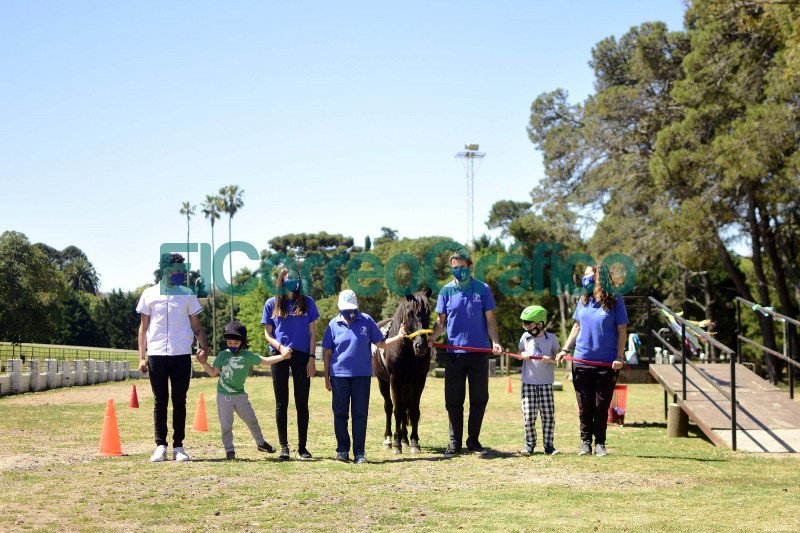 La Republica de los Ninos inauguro una nueva pista de Equinoterapia 4