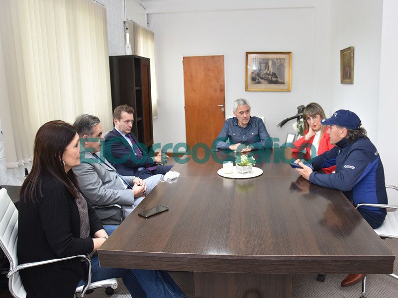 Cagliardi recibió al Cónsul Griego Cagliardi recibio al Consul Griego 1