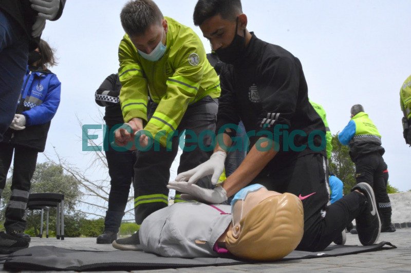 Capacitan a agentes municipales en emergentología, primeros auxilios y RCP Capacitan a agentes municipales en emergentologia primeros auxilios y RCP 1