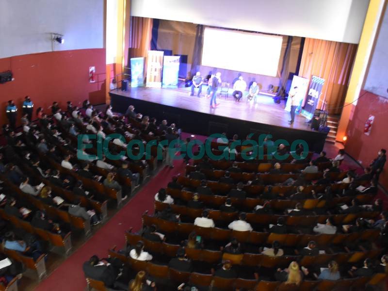 Charla informativa para aspirantes a la Policia Bonaerense 1