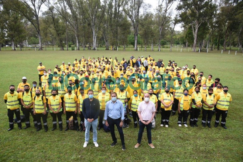 Entrega de nuevos uniformes a 5 mil trabajadores municipales