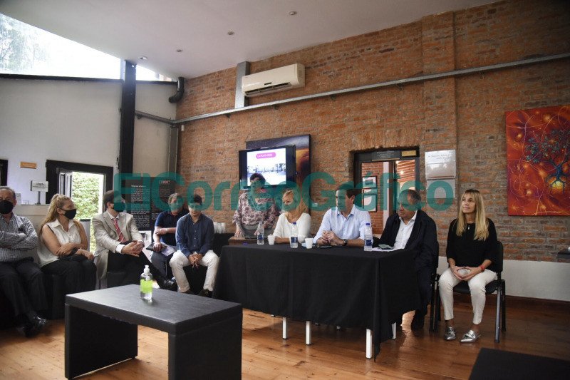 Garro se reunió con empresarios del sector turístico Garro se reunio con empresarios del sector turistico 2