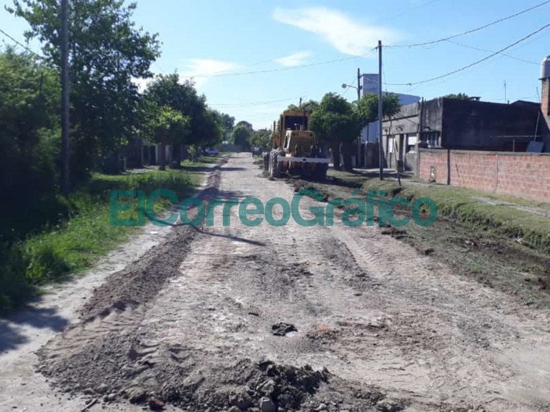 Tareas hidraulicas y mejorado de calles en Villa San Carlos 4