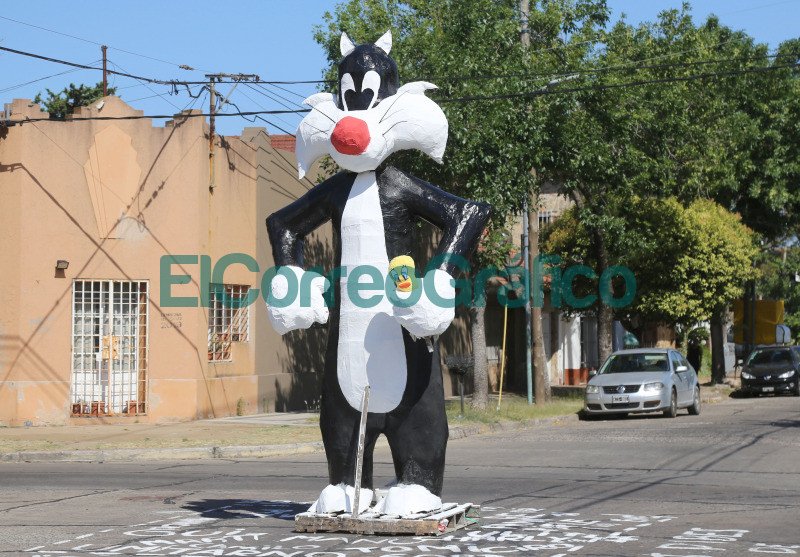En La Plata se premio a los mejores munecos de fin de ano 2