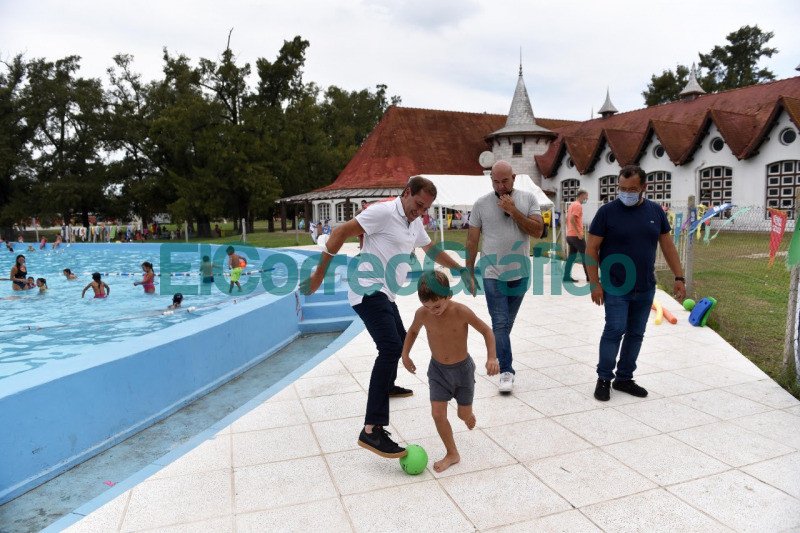 Garro visito la colonia de verano en la Republica de los Ninos 1