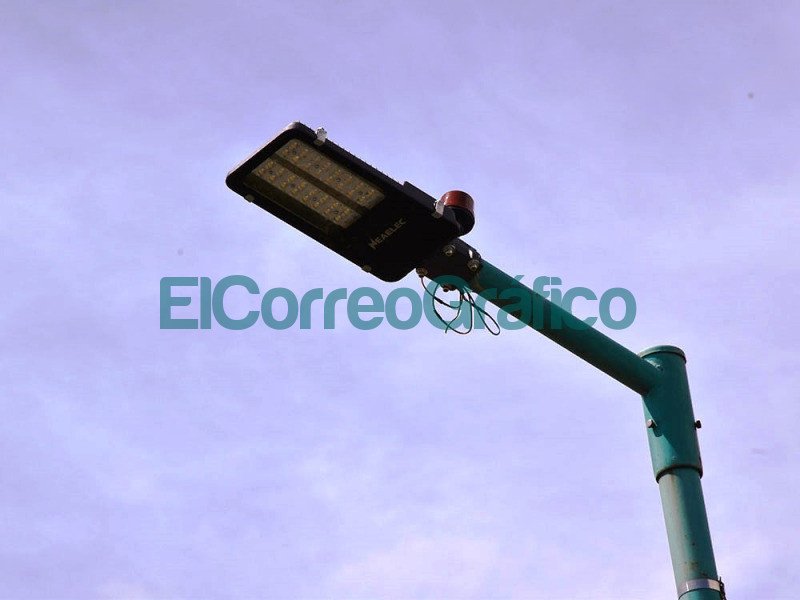 Recambio de luminarias en el predio del Procrear 1