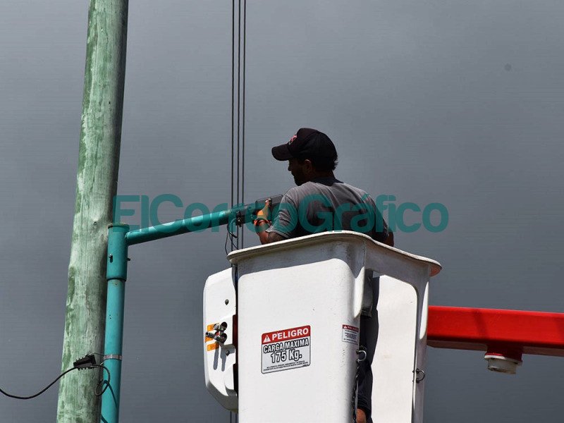 Recambio de luminarias en el predio del Procrear 2