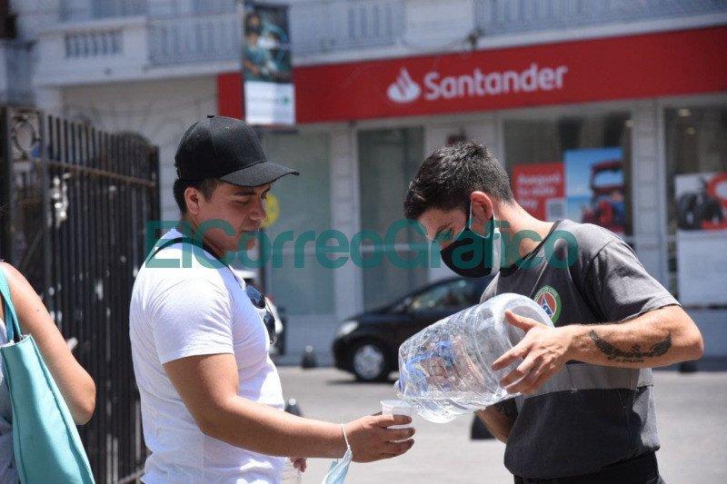Se instalaron puntos de hidratacion en centros comerciales y espacios publicos 4