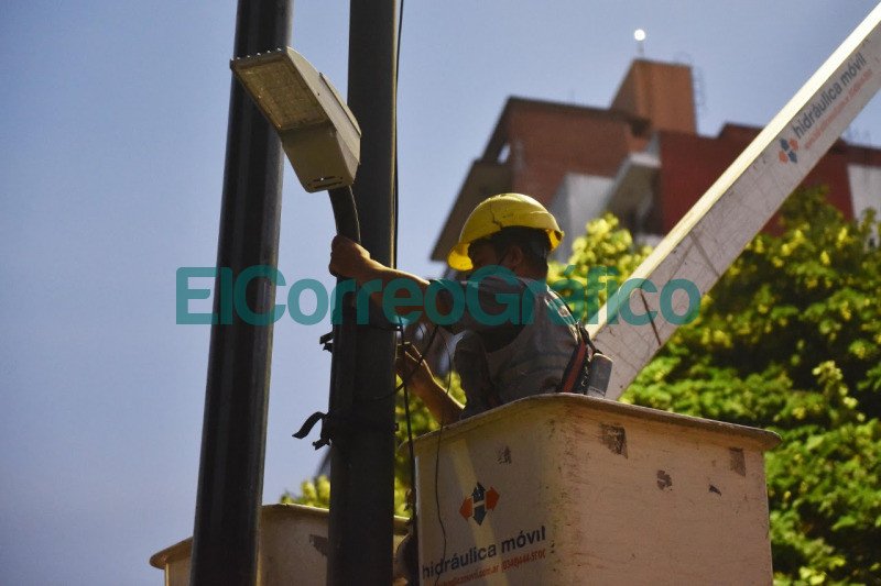 Colocacion de paletas LED en reemplazo de los globos de sodio 2