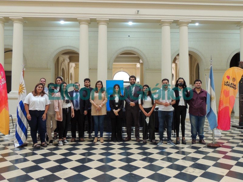 Con gran éxito y cupos completos, se montó un consulado itinerante para trámites de residentes uruguayos Con gran exito y cupos completos se monto un consulado itinerante para tramites de residentes uruguayos 4