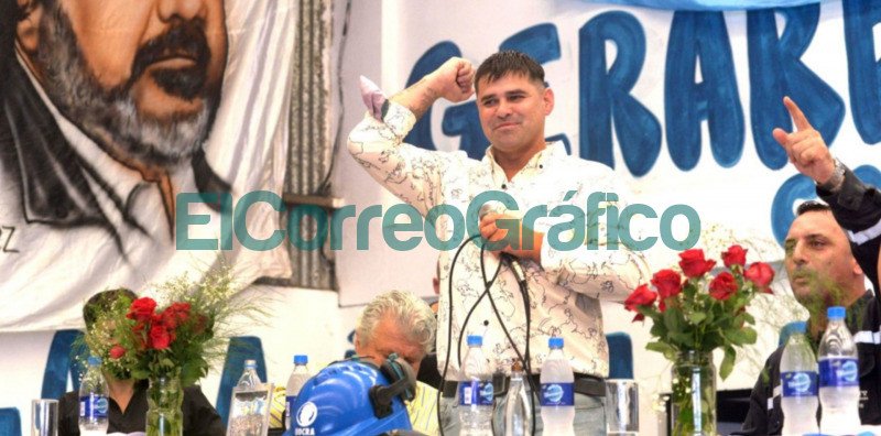 El sector de Iván Tobar presento lista y reclamo elecciones en UOCRA La Plata 2