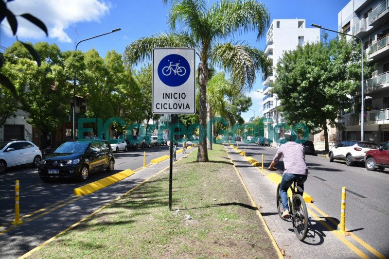 Finalizó la nueva ciclovía de diagonal 74 Finalizo la nueva ciclovia de diagonal 74 1