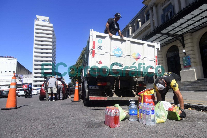 La Plata envio a Corrientes el primer camion con donaciones